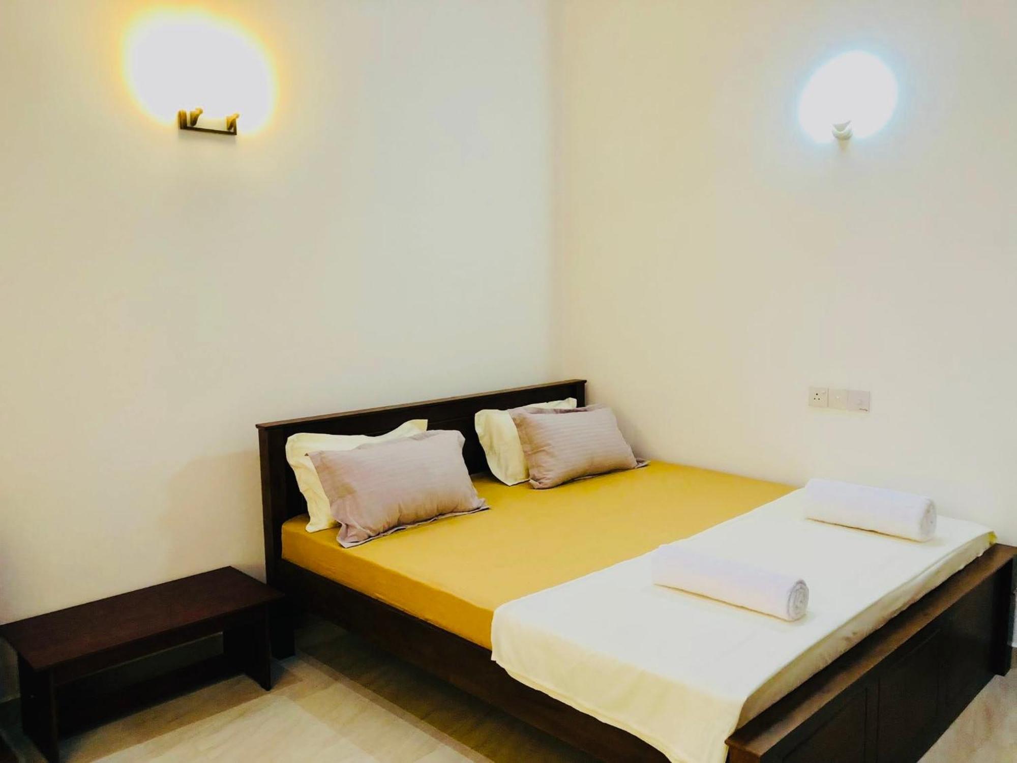 Ahasna Airport Villa Negombo Exteriör bild