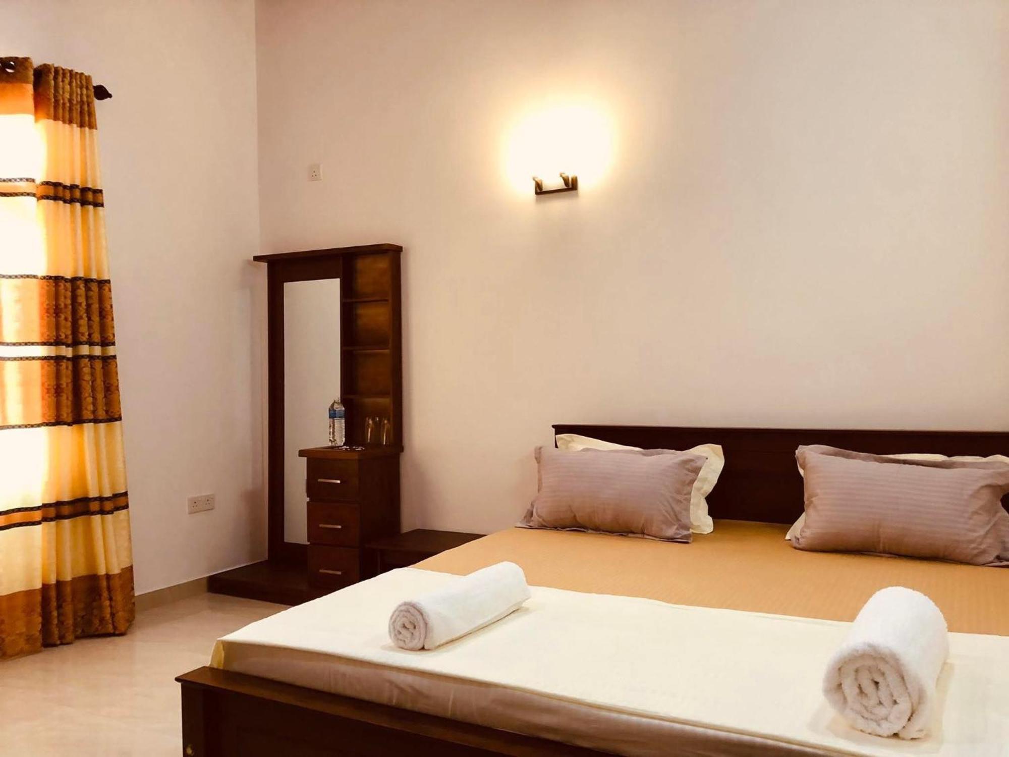 Ahasna Airport Villa Negombo Exteriör bild