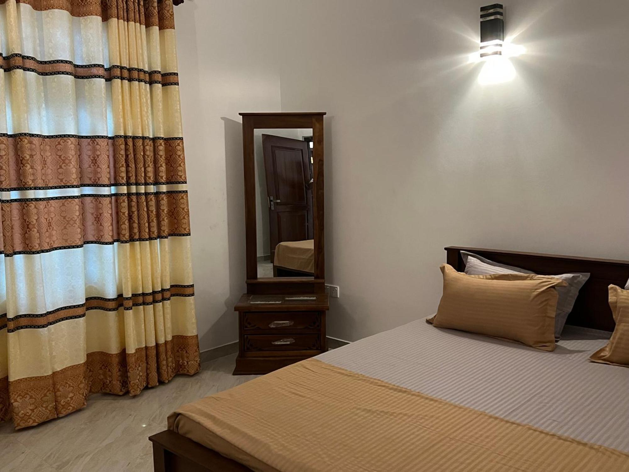Ahasna Airport Villa Negombo Exteriör bild