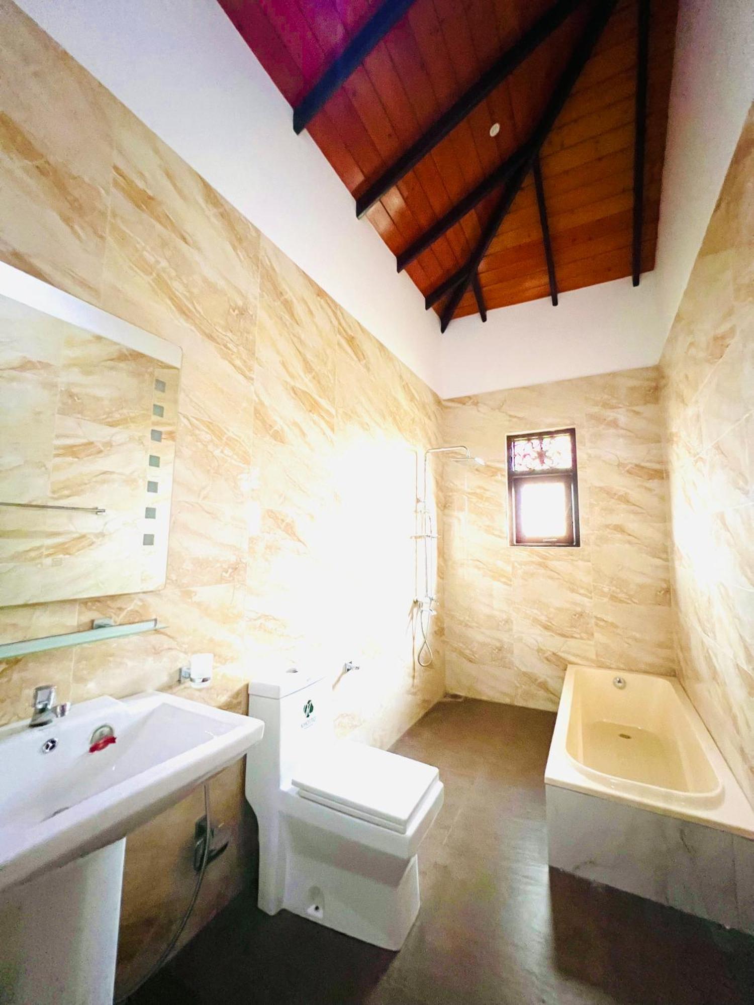 Ahasna Airport Villa Negombo Exteriör bild