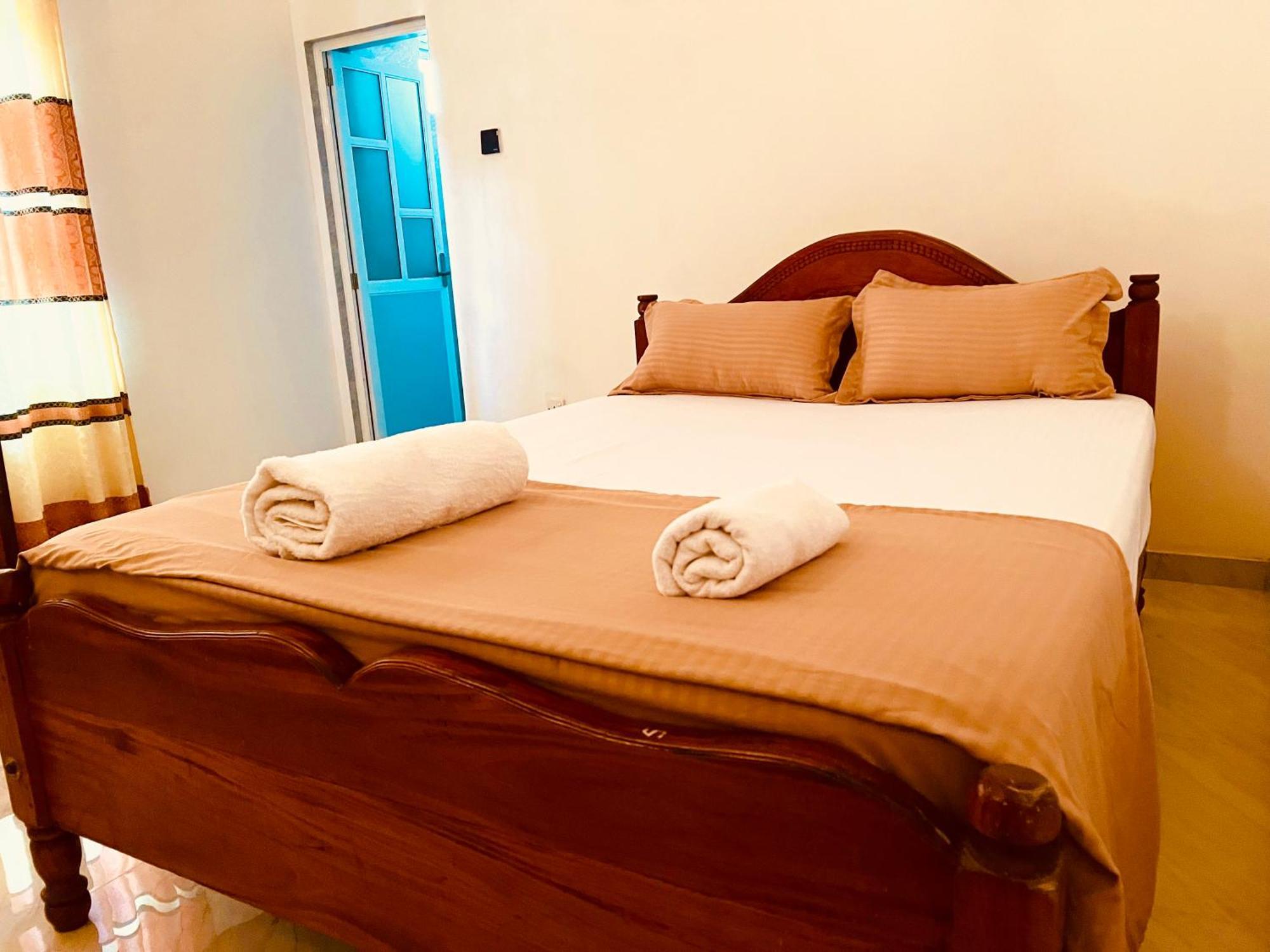 Ahasna Airport Villa Negombo Exteriör bild