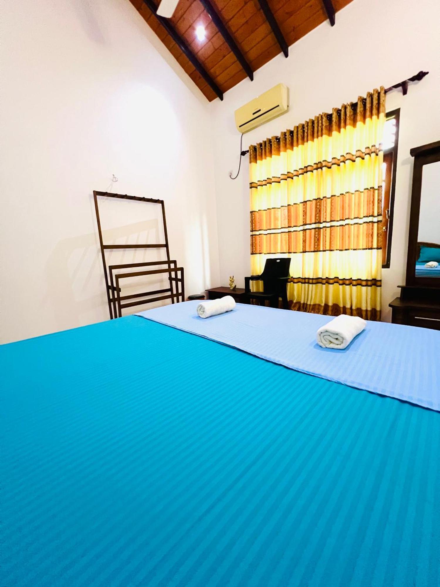 Ahasna Airport Villa Negombo Exteriör bild